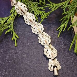 Vintage Signed Coro Bracele Silver Tone Textured Scroll Vine 8 Link 7" Statement